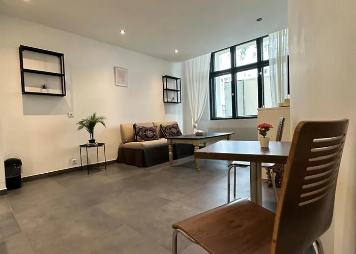 Easy - Kreuzberg Near Ostkreuz & East Side Gallery *